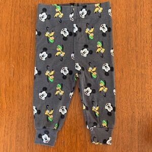 🍊5/$25 Disney Gray Pants with Mickey and Pluto Print size 9m